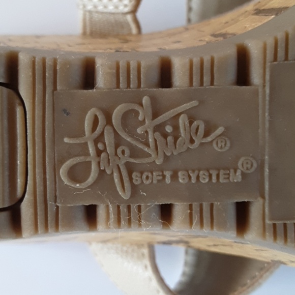 Life Stride beige wedge sandal with flower… - Picture 6 of 8